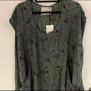 Rare XL MANA NWT PARADISE ACACIA